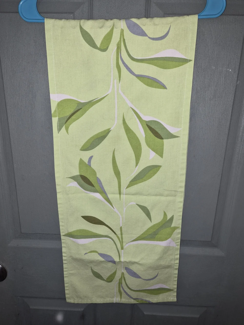 Floral Tabel Runner - Lightweight Botanical Design